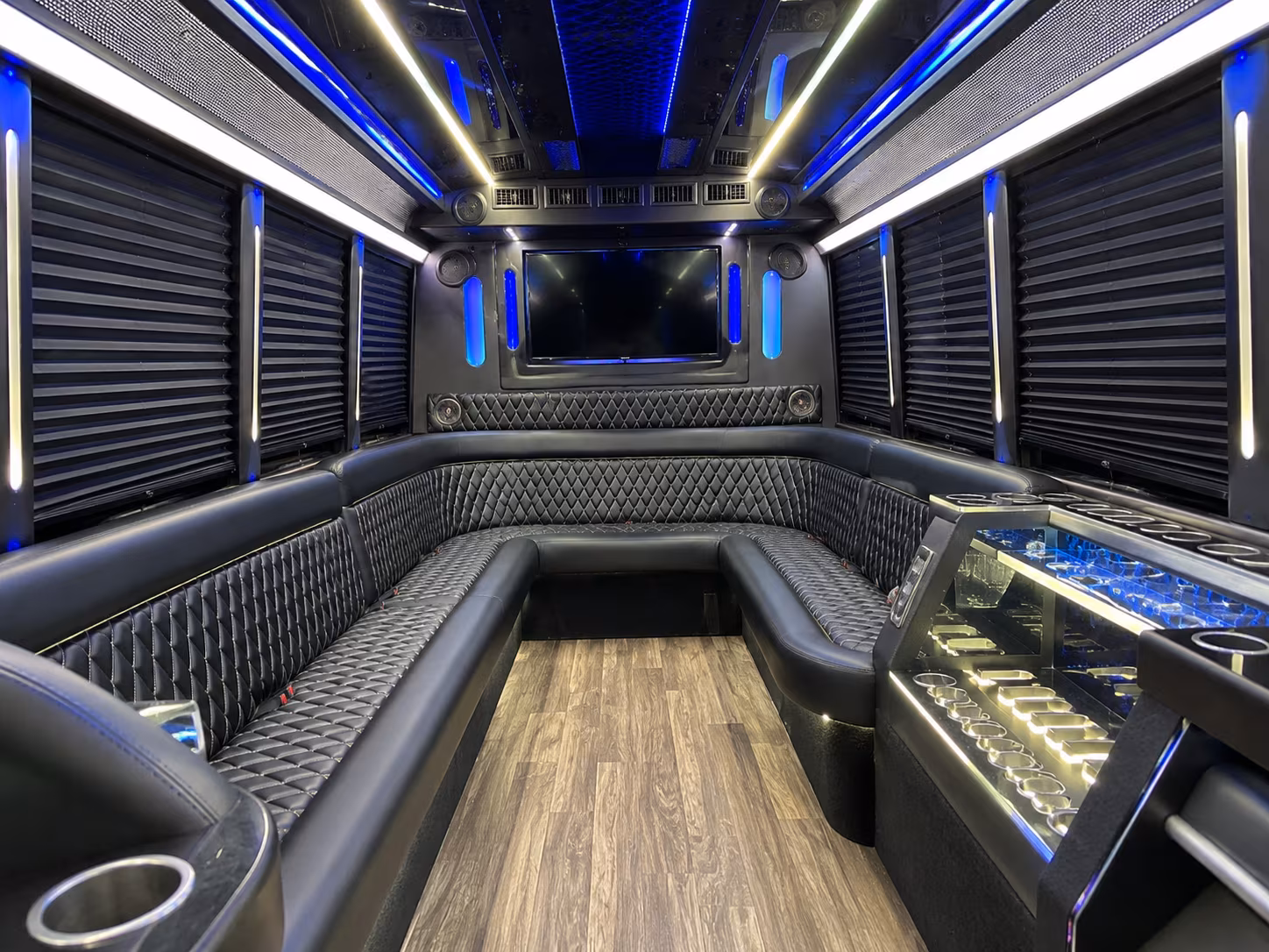find your baton rouge holiday party bus transportation here